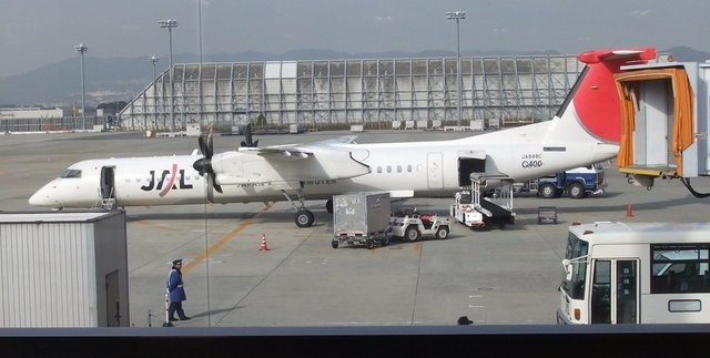 DHC8_5.JPG