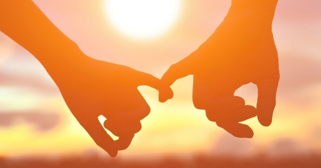 Hand_in_Hand_love.jpg
